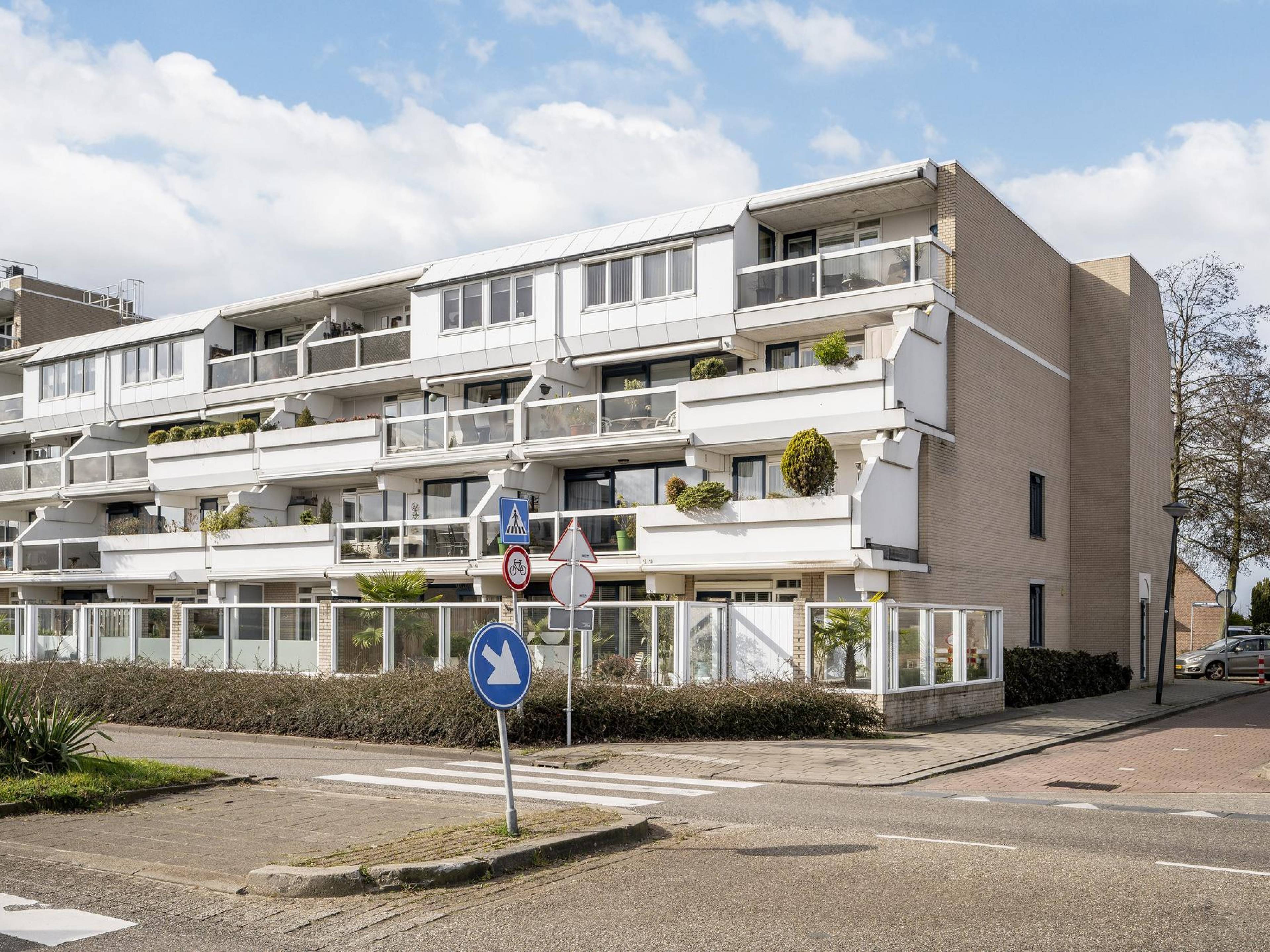 Hermanus M H Coenradistraat 27